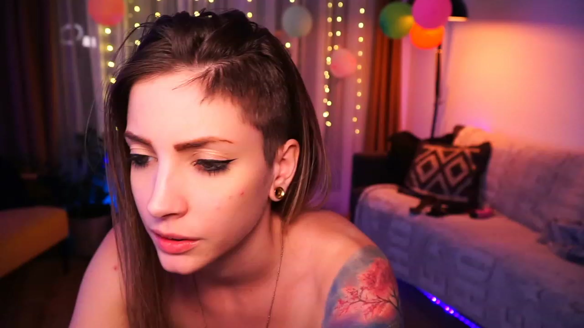 Gallery image thumbnail from Kend_dall's myfreecams stream on, 06/15/2023, 16:11 image 15 of 20