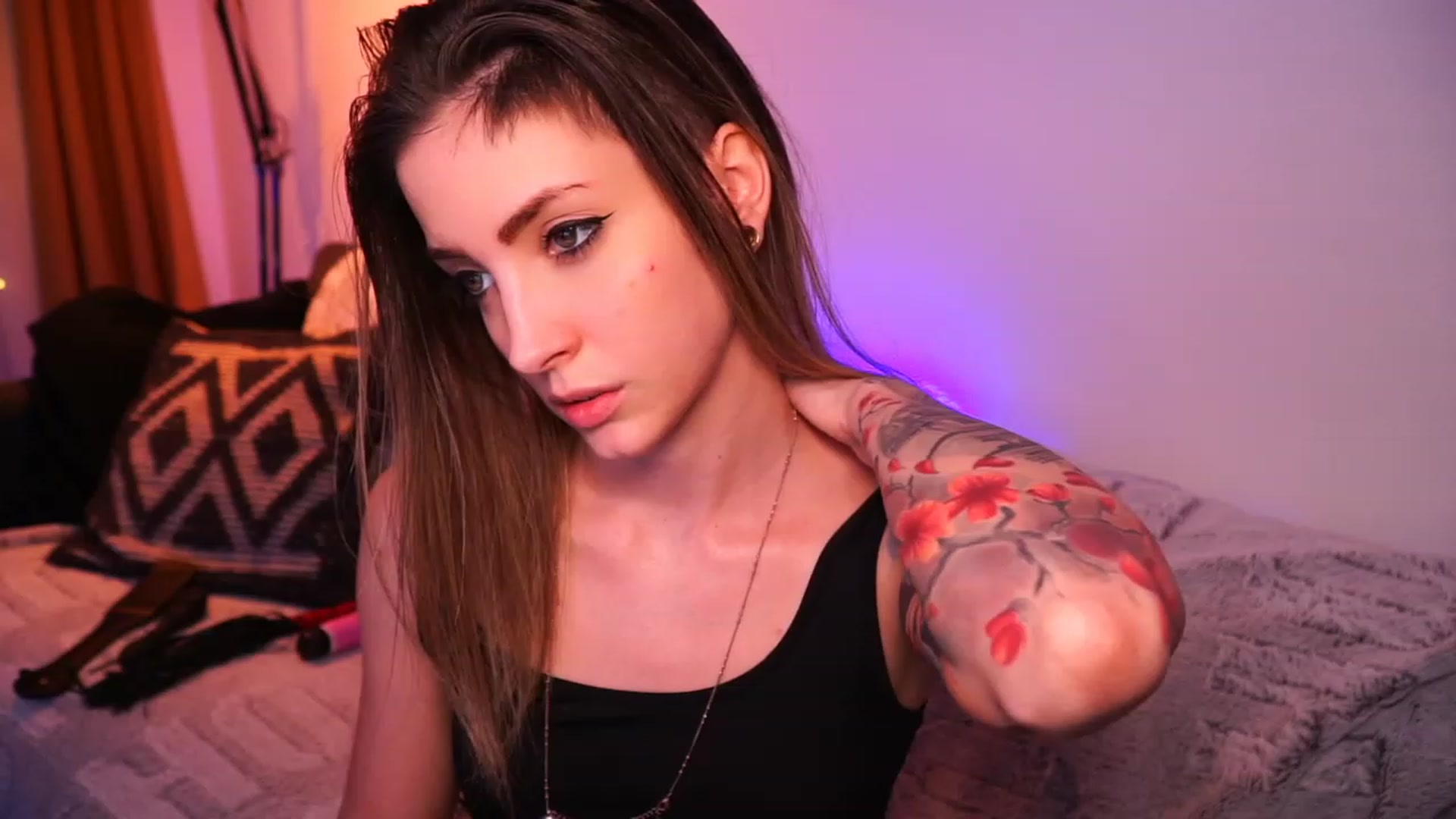 Gallery image thumbnail from Kend_dall's myfreecams stream on, 06/15/2023, 16:36 image 7 of 20