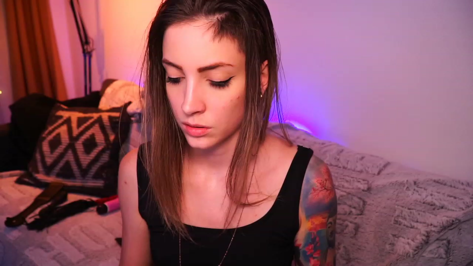 Gallery image thumbnail from Kend_dall's myfreecams stream on, 06/15/2023, 16:36 image 6 of 20