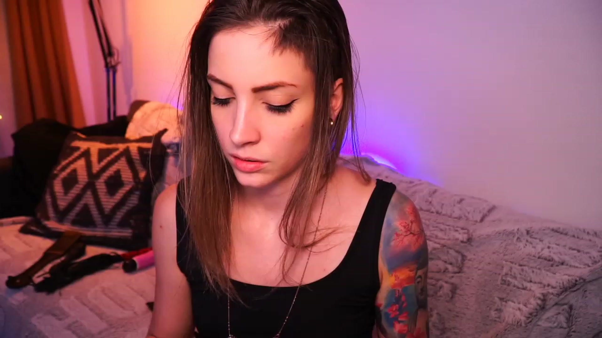 Gallery image thumbnail from Kend_dall's myfreecams stream on, 06/15/2023, 16:36 image 3 of 20