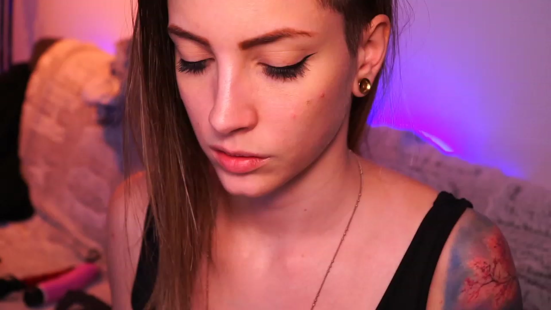 Gallery image thumbnail from Kend_dall's myfreecams stream on, 06/15/2023, 16:36 image 18 of 20