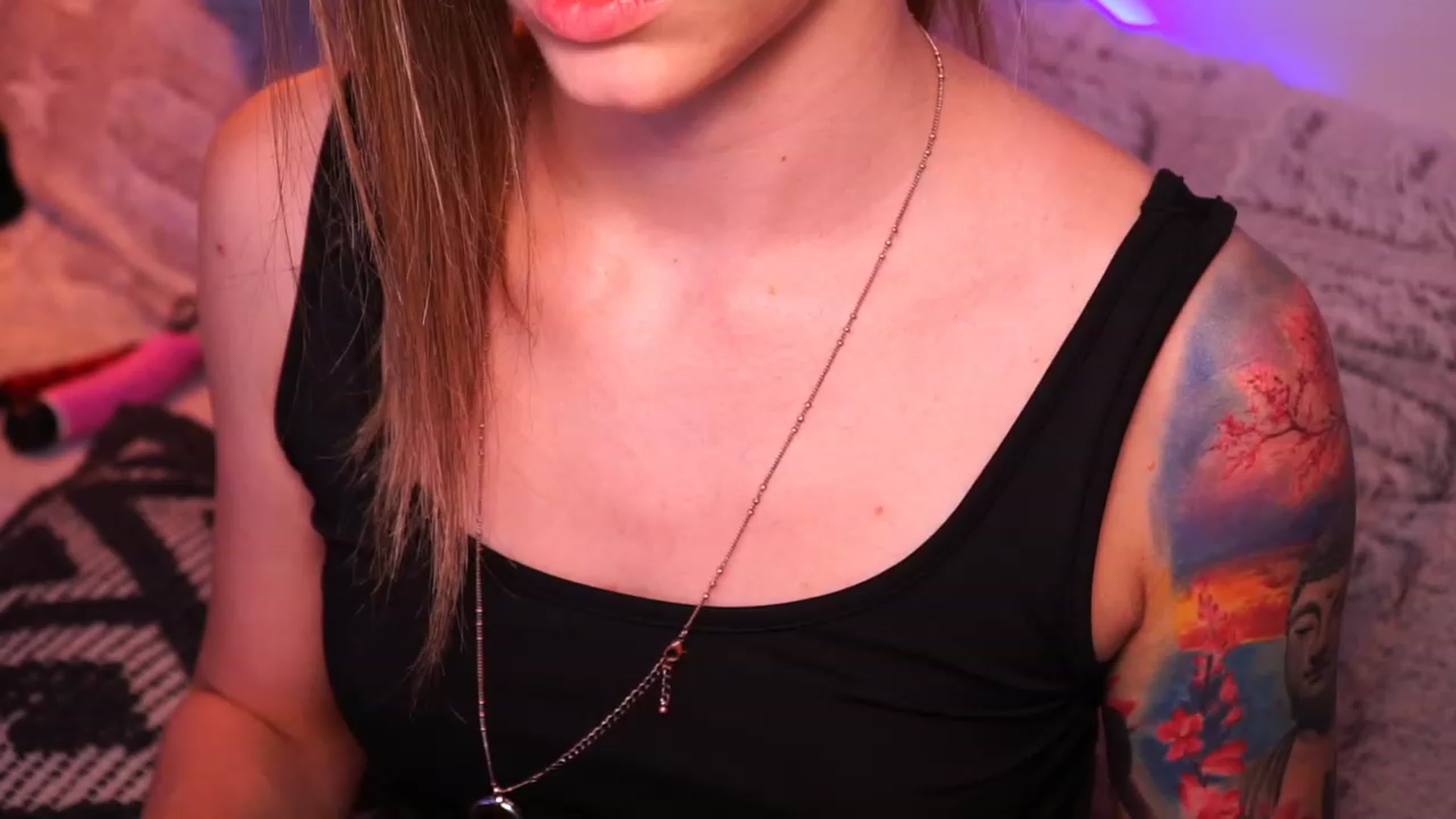 Gallery image thumbnail from Kend_dall's myfreecams stream on, 06/15/2023, 16:36 image 16 of 20