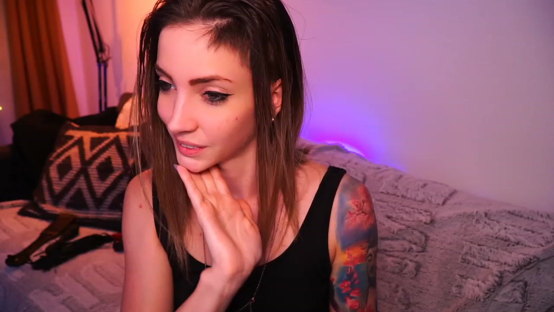 Gallery image thumbnail from Kend_dall's myfreecams stream on, 06/15/2023, 16:36 image 8 of 20