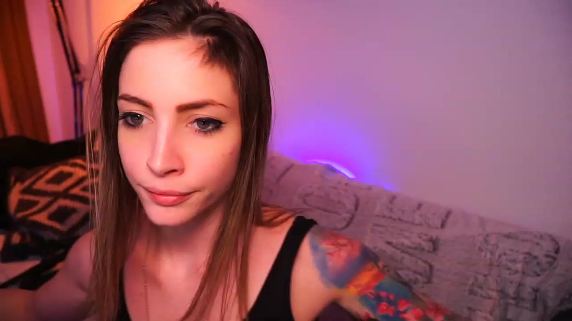 Gallery image thumbnail from Kend_dall's myfreecams stream on, 06/15/2023, 17:21 image 3 of 20