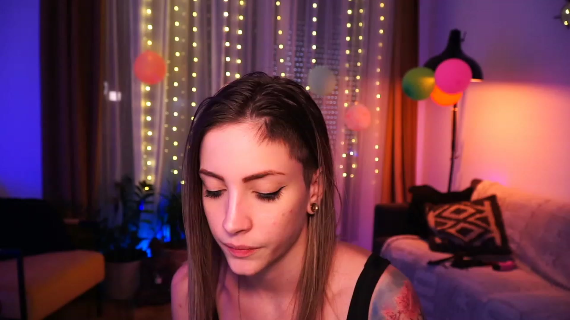 Gallery image thumbnail from Kend_dall's myfreecams stream on, 06/15/2023, 17:21 image 15 of 20