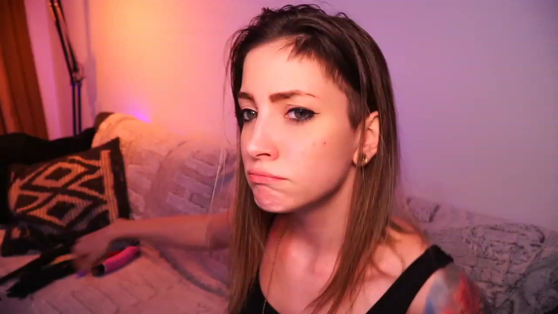 Gallery image thumbnail from Kend_dall's myfreecams stream on, 06/15/2023, 17:21 image 2 of 20