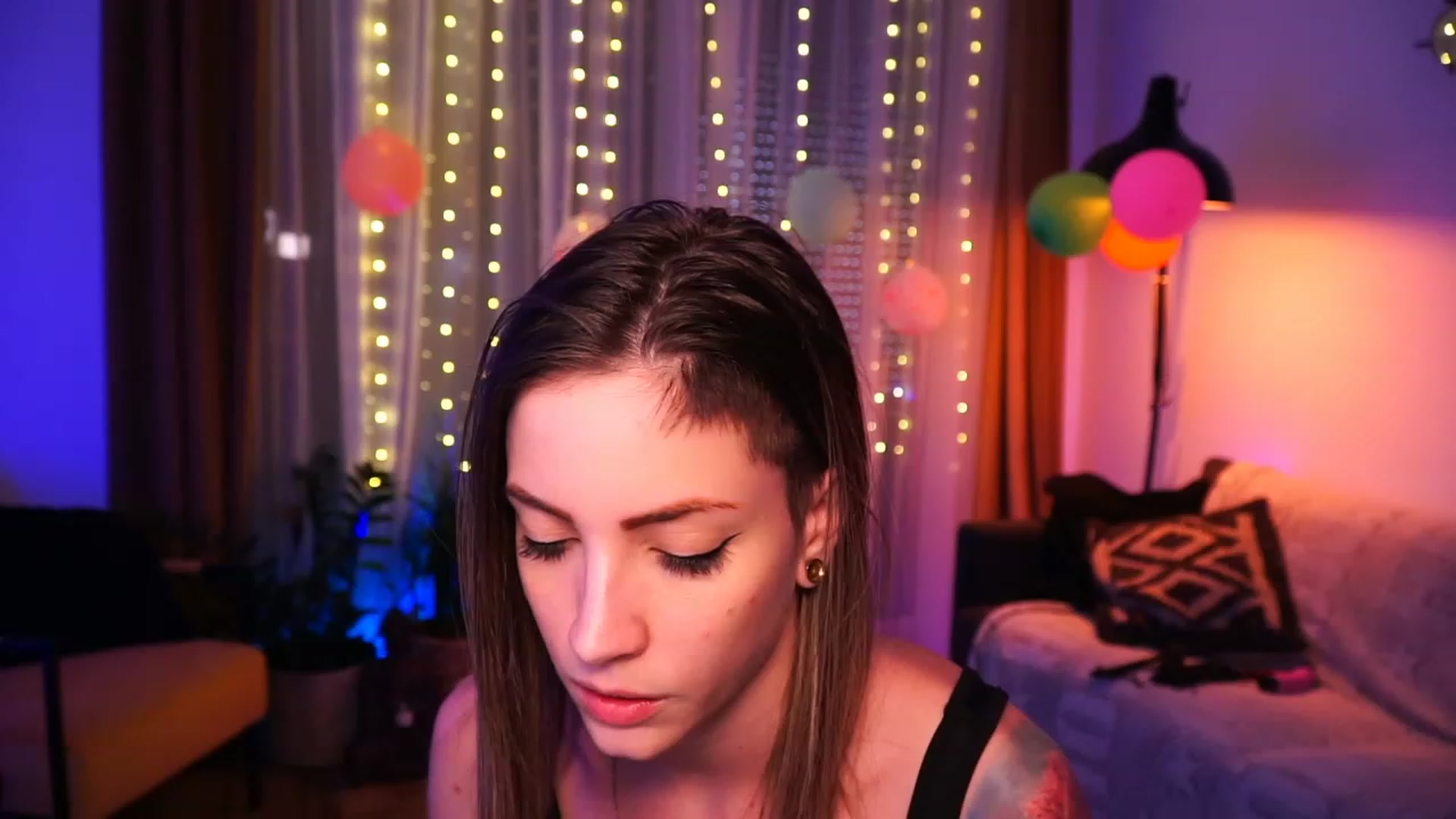 Gallery image thumbnail from Kend_dall's myfreecams stream on, 06/15/2023, 17:21 image 16 of 20