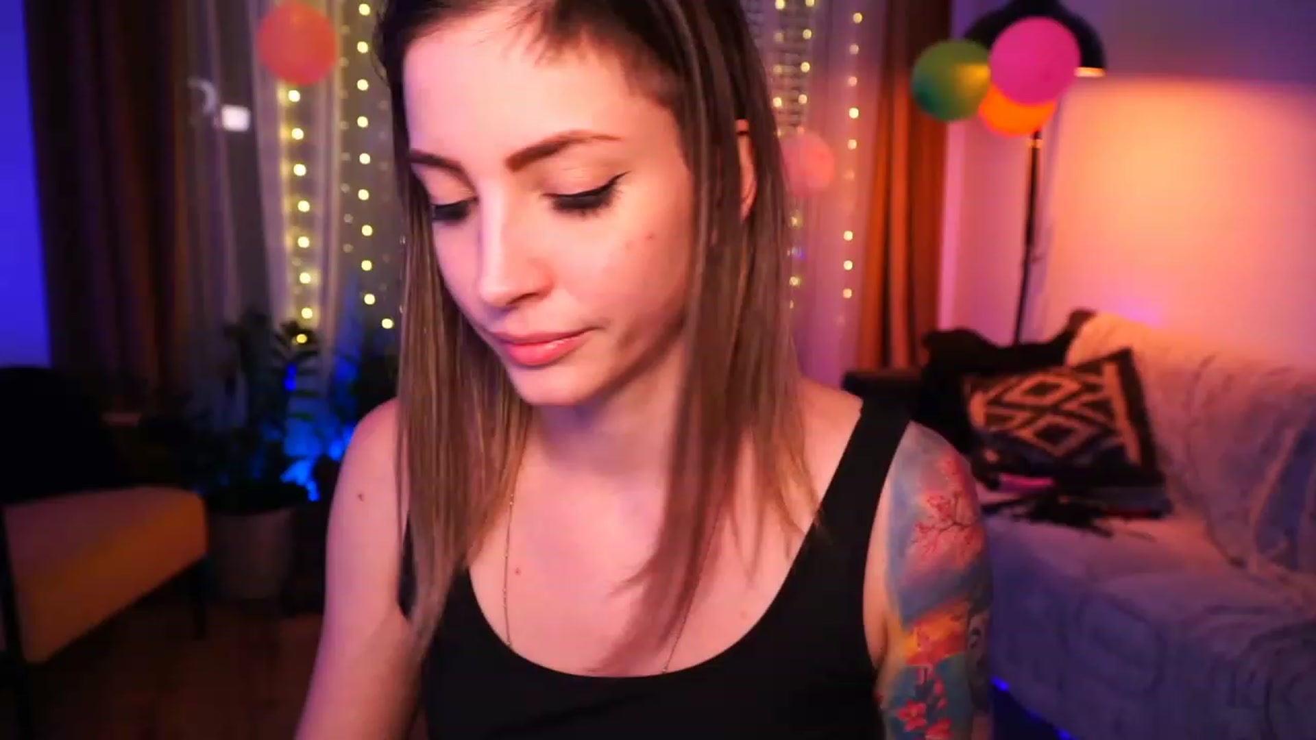 Gallery image thumbnail from Kend_dall's myfreecams stream on, 06/15/2023, 18:35 image 7 of 20