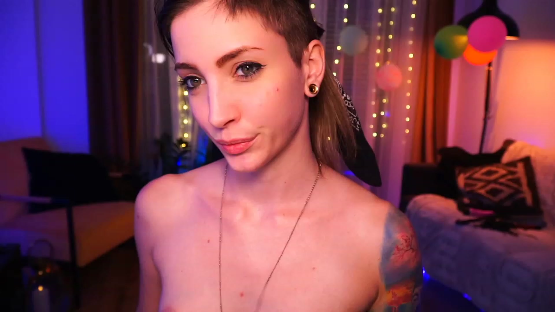 Gallery image thumbnail from Kend_dall's myfreecams stream on, 06/15/2023, 18:35 image 18 of 20