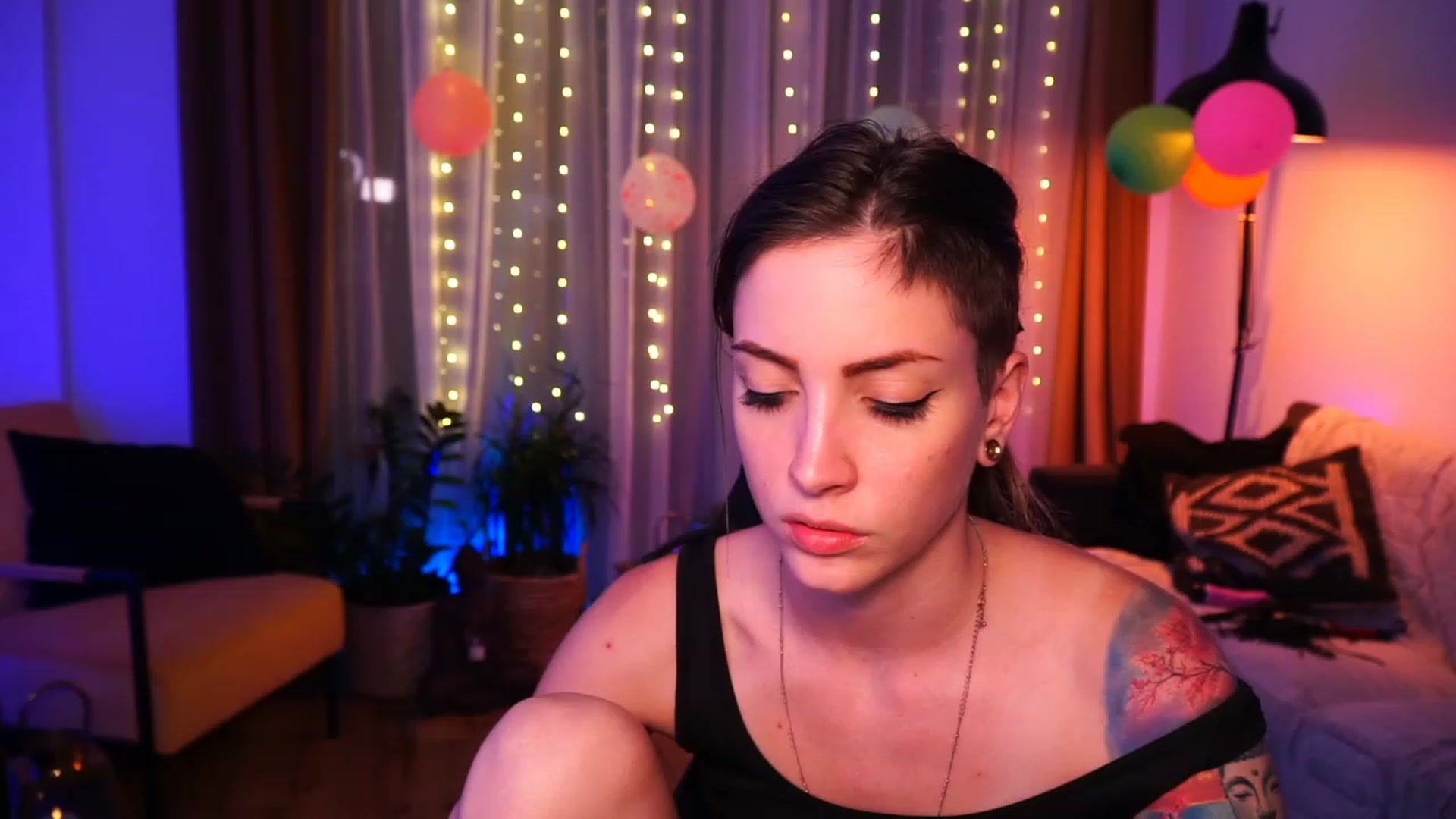 Gallery image thumbnail from Kend_dall's myfreecams stream on, 06/15/2023, 18:59 image 9 of 20