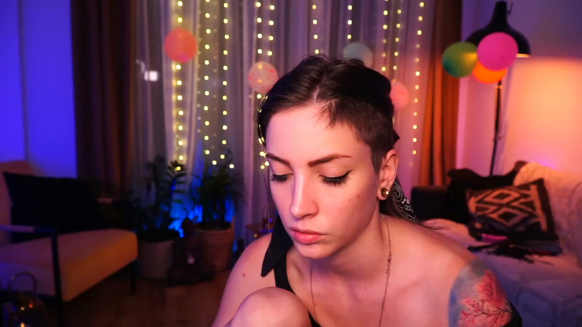 Gallery image thumbnail from Kend_dall's myfreecams stream on, 06/15/2023, 18:59 image 17 of 20