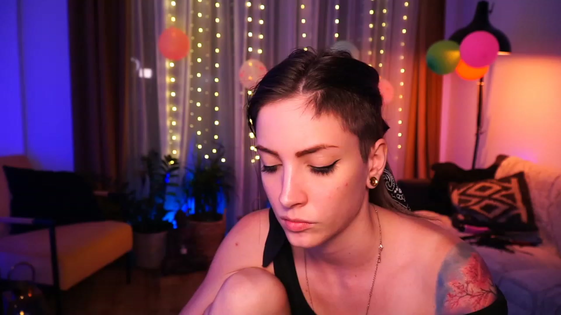 Gallery image thumbnail from Kend_dall's myfreecams stream on, 06/15/2023, 18:59 image 12 of 20