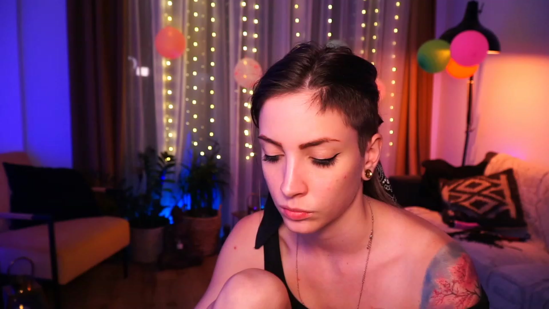 Gallery image thumbnail from Kend_dall's myfreecams stream on, 06/15/2023, 18:59 image 15 of 20
