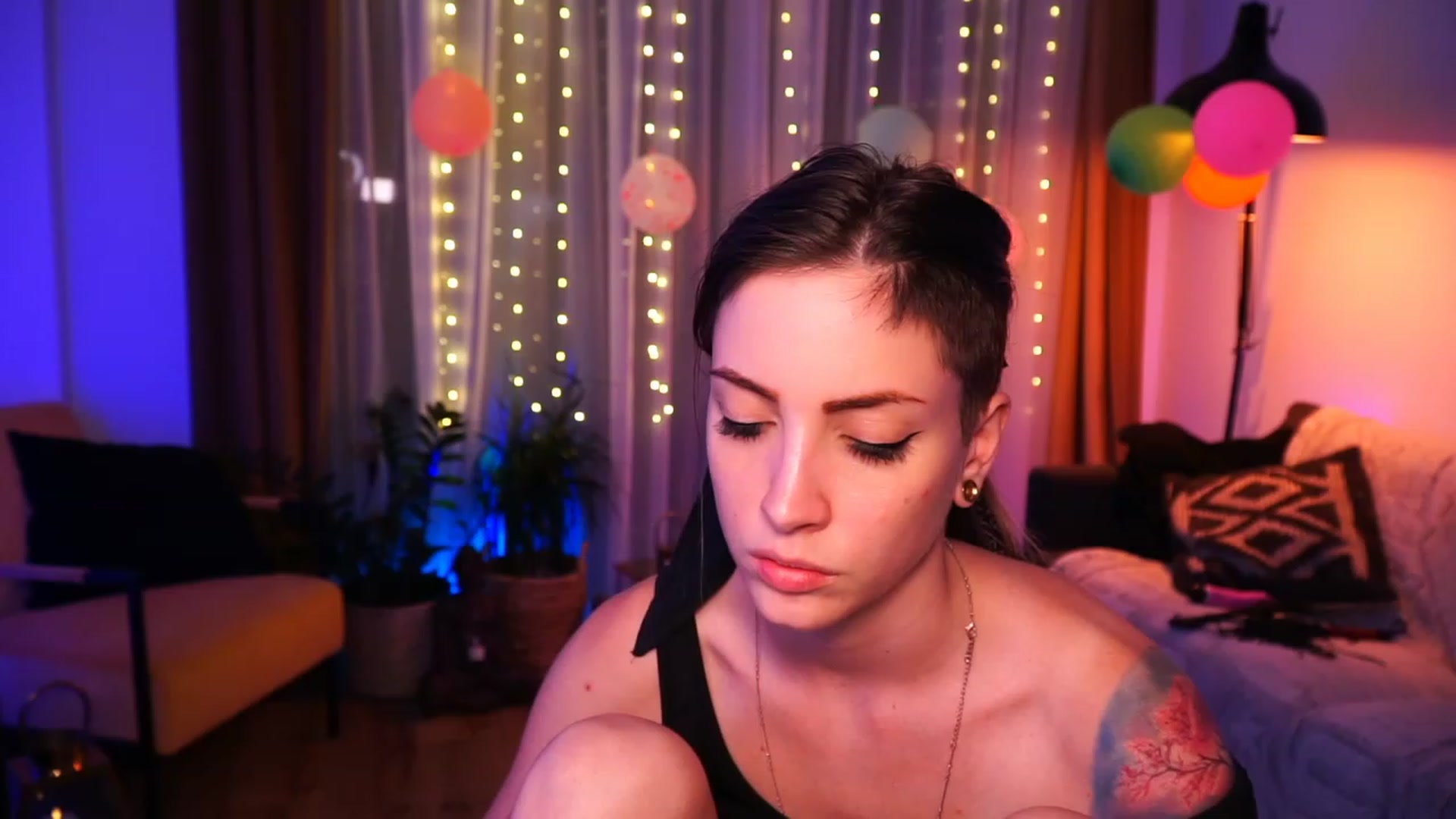 Gallery image thumbnail from Kend_dall's myfreecams stream on, 06/15/2023, 18:59 image 8 of 20