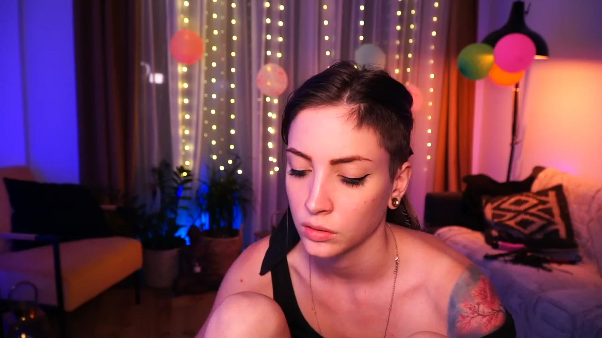 Gallery image thumbnail from Kend_dall's myfreecams stream on, 06/15/2023, 18:59 image 6 of 20