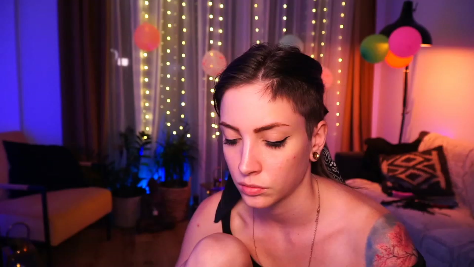 Gallery image thumbnail from Kend_dall's myfreecams stream on, 06/15/2023, 18:59 image 18 of 20