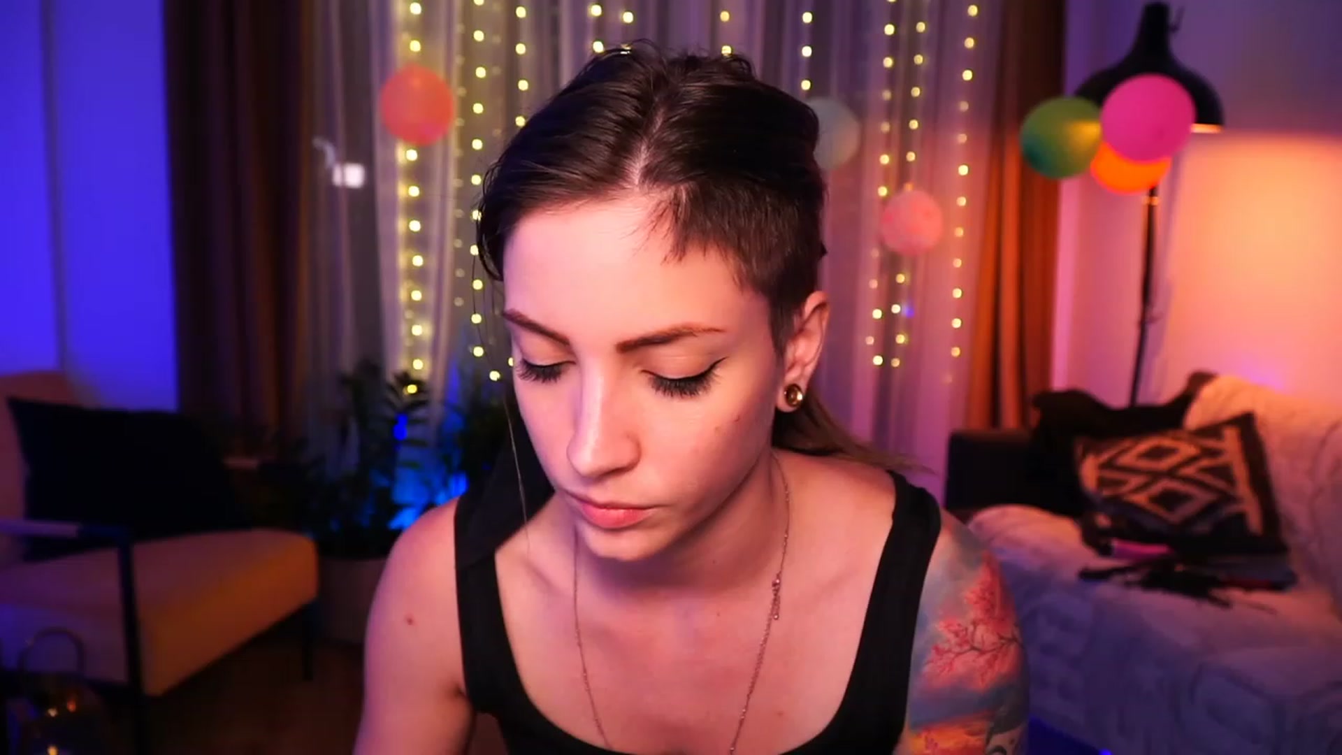 Gallery image thumbnail from Kend_dall's myfreecams stream on, 06/15/2023, 19:14 image 11 of 20