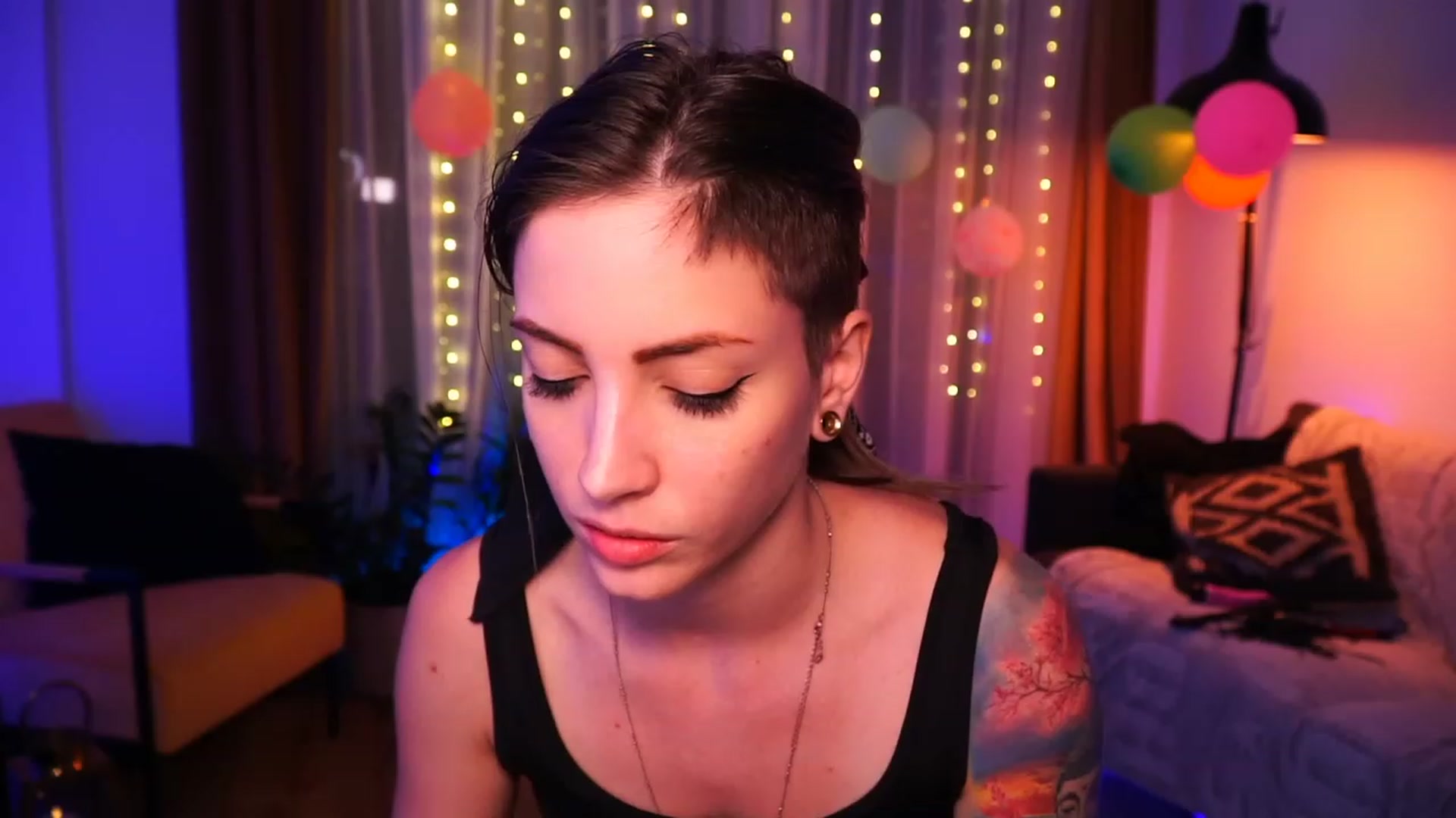 Gallery image thumbnail from Kend_dall's myfreecams stream on, 06/15/2023, 19:14 image 10 of 20