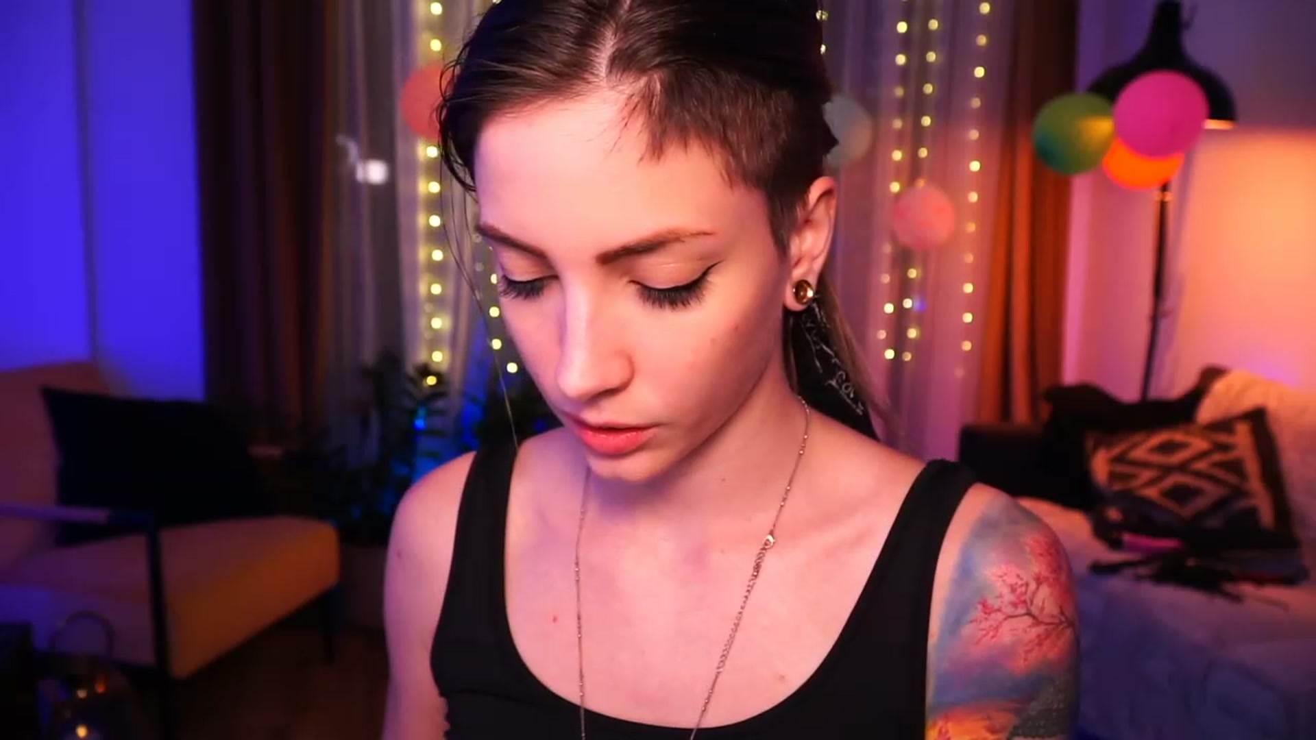 Gallery image thumbnail from Kend_dall's myfreecams stream on, 06/15/2023, 19:14 image 15 of 20