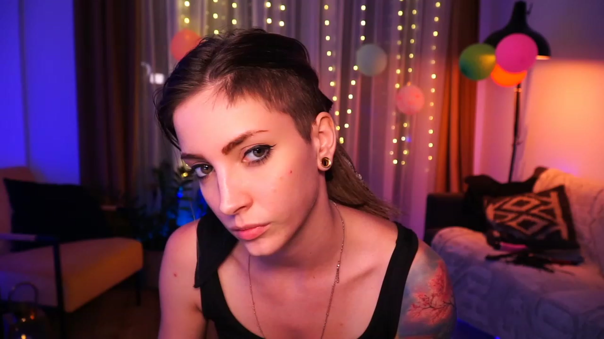 Gallery image thumbnail from Kend_dall's myfreecams stream on, 06/15/2023, 19:14 image 12 of 20