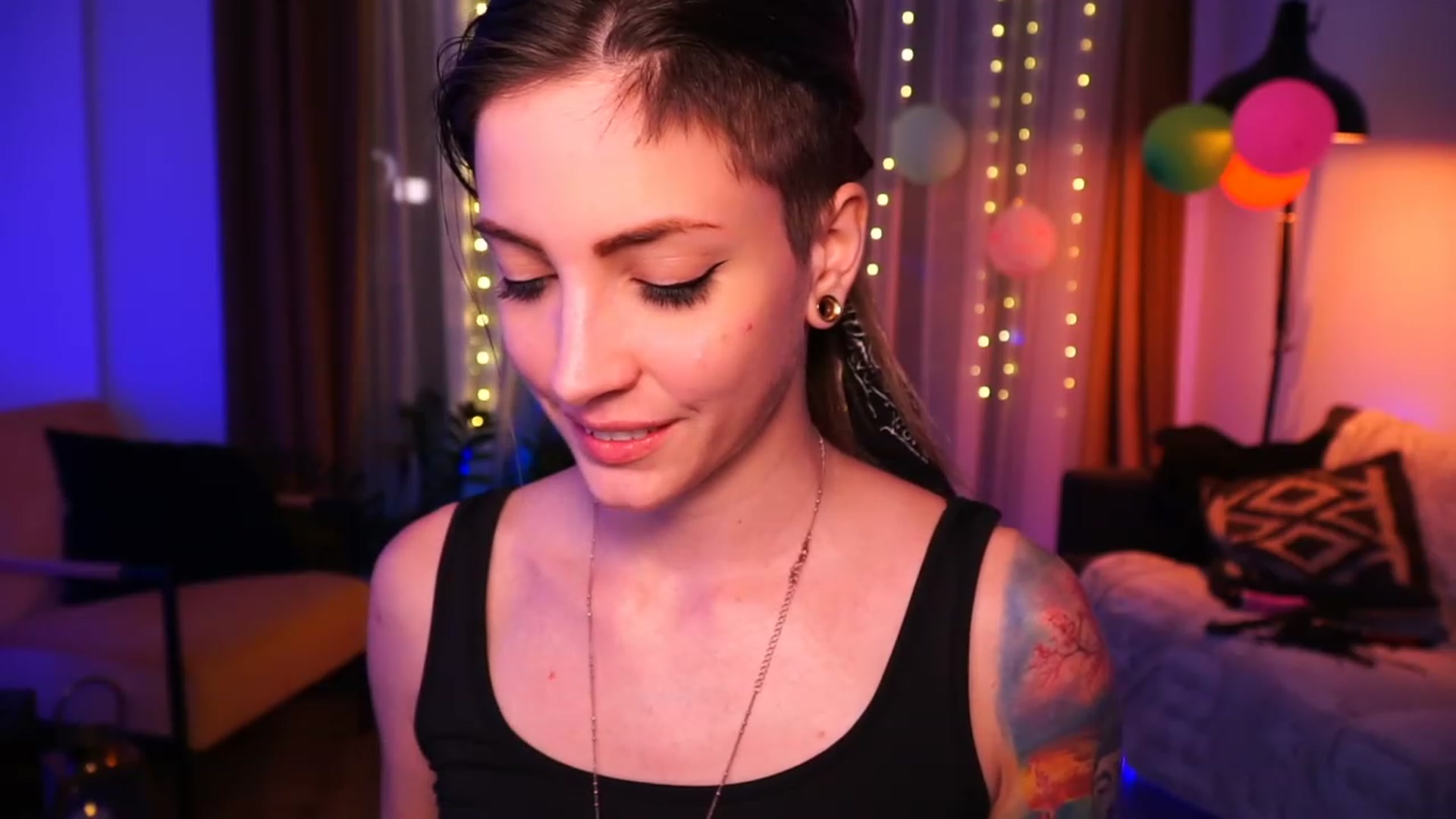 Gallery image thumbnail from Kend_dall's myfreecams stream on, 06/15/2023, 19:14 image 16 of 20