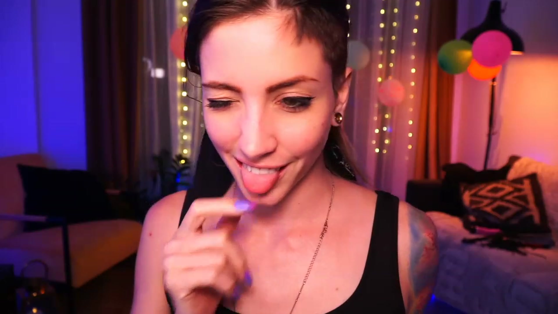 Gallery image thumbnail from Kend_dall's myfreecams stream on, 06/15/2023, 19:14 image 13 of 20