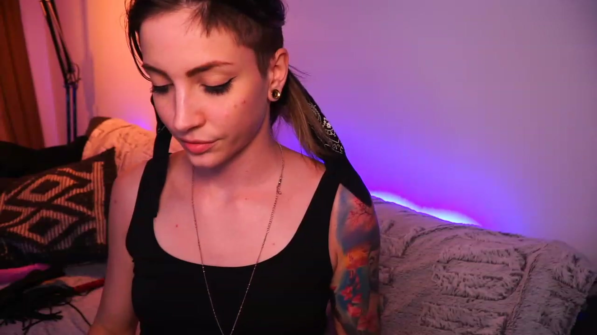 Gallery image thumbnail from Kend_dall's myfreecams stream on, 06/15/2023, 19:14 image 19 of 20
