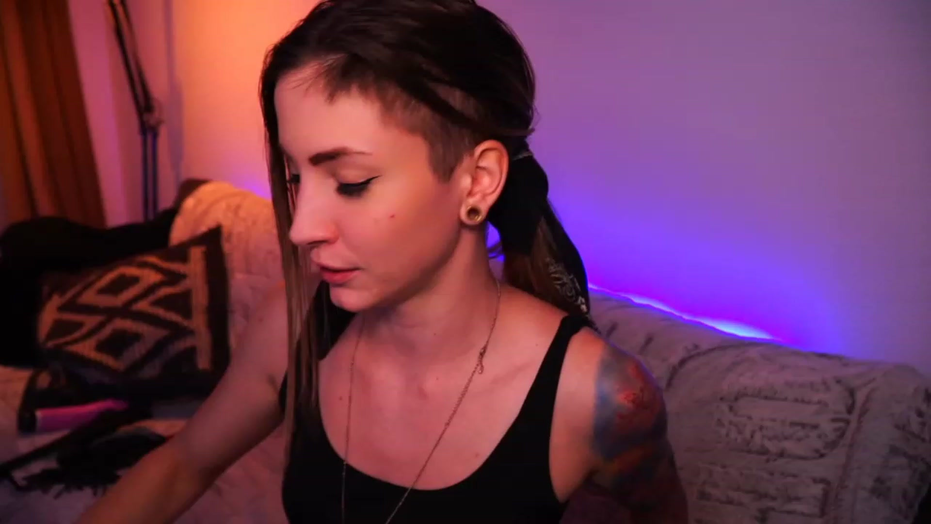 Gallery image thumbnail from Kend_dall's myfreecams stream on, 06/15/2023, 19:26 image 19 of 20