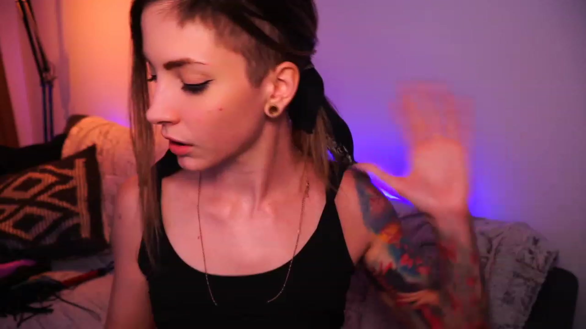 Gallery image thumbnail from Kend_dall's myfreecams stream on, 06/15/2023, 19:26 image 12 of 20