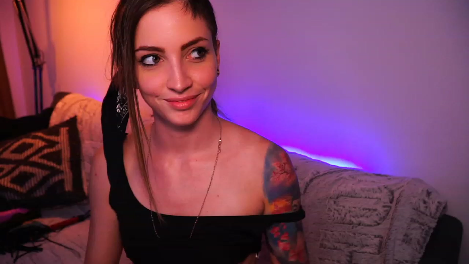 Gallery image thumbnail from Kend_dall's myfreecams stream on, 06/15/2023, 19:26 image 16 of 20