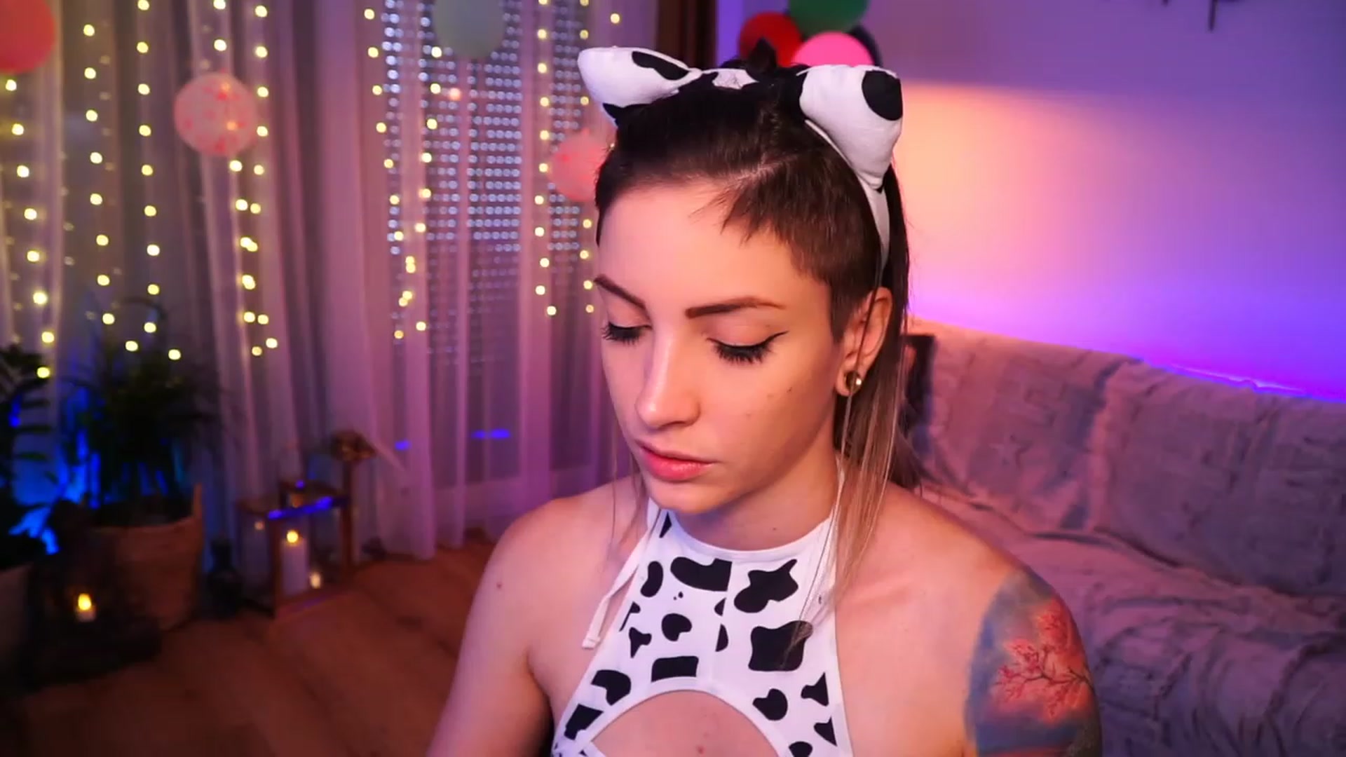 Gallery image thumbnail from Kend_dall's myfreecams stream on, 06/16/2023, 11:30 image 9 of 20