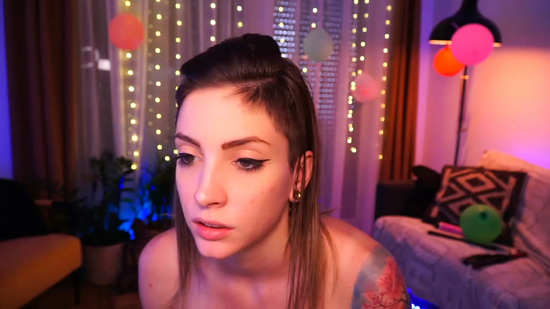Gallery image thumbnail from Kend_dall's myfreecams stream on, 06/16/2023, 14:04 image 16 of 20