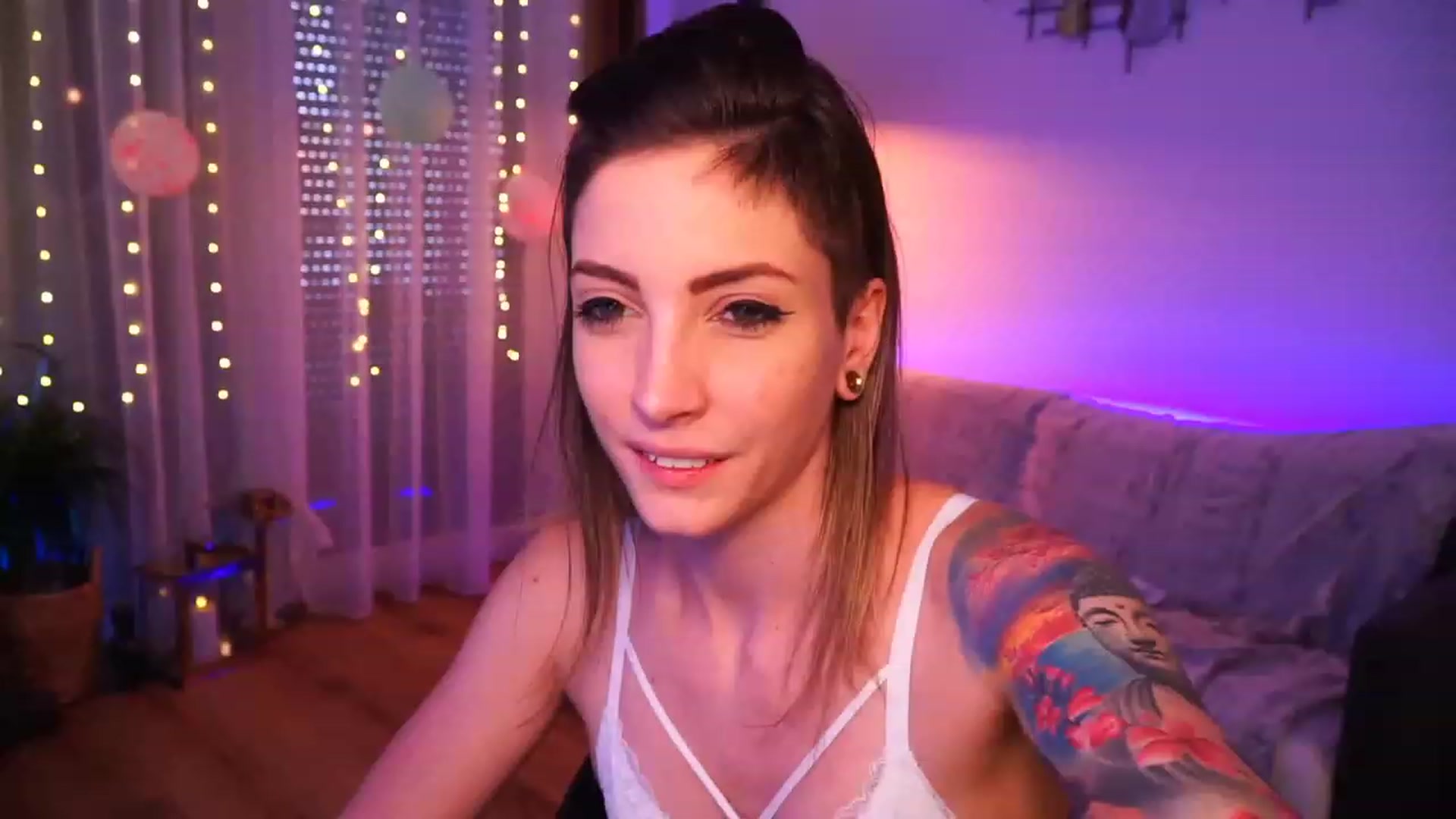 Gallery image thumbnail from Kend_dall's myfreecams stream on, 06/16/2023, 14:04 image 8 of 20