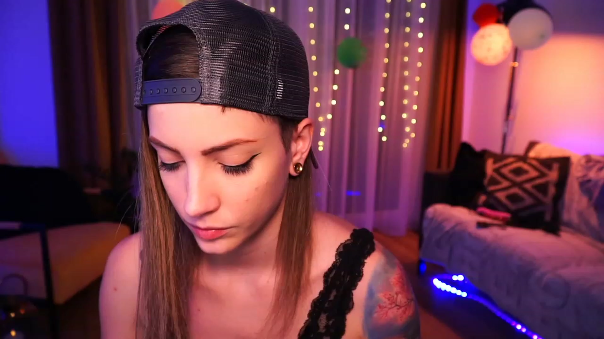 Gallery image thumbnail from Kend_dall's myfreecams stream on, 06/17/2023, 13:25 image 1 of 20
