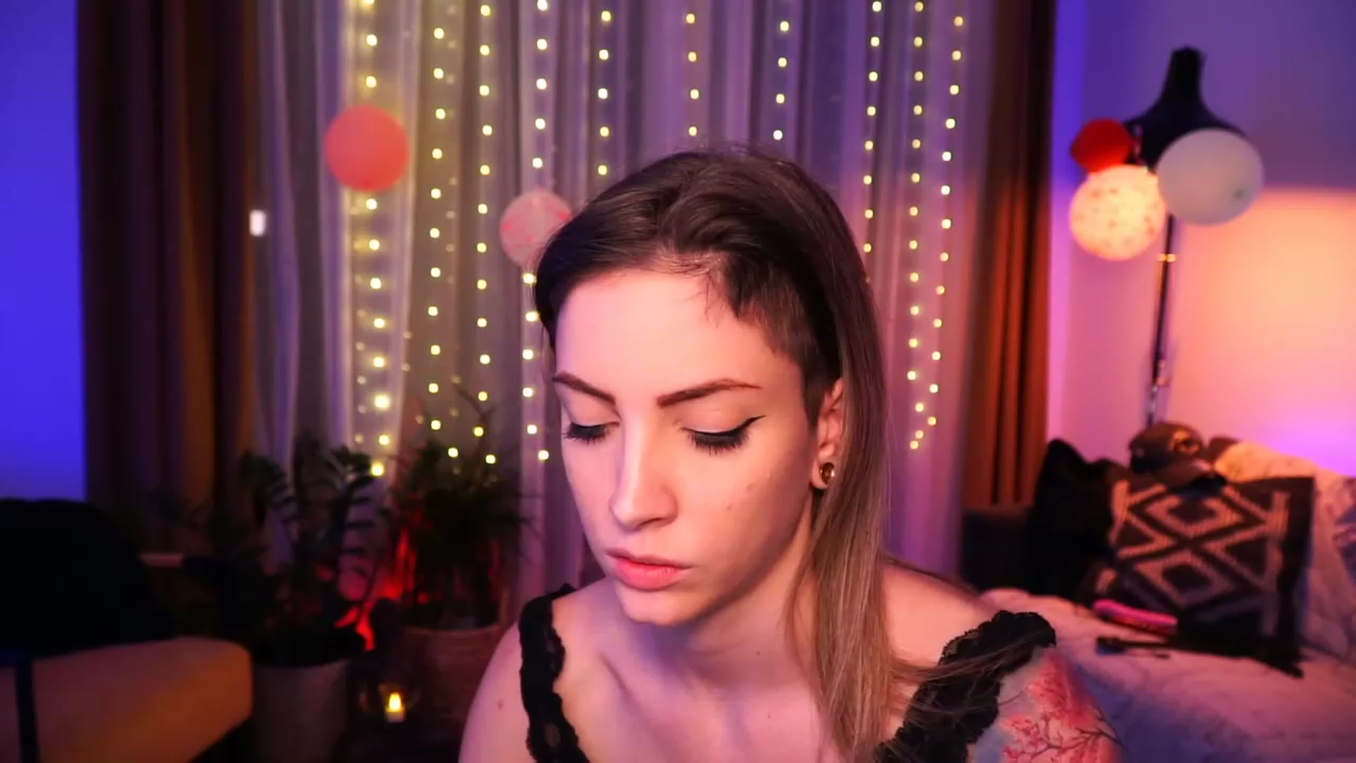 Gallery image thumbnail from Kend_dall's myfreecams stream on, 06/17/2023, 13:25 image 19 of 20