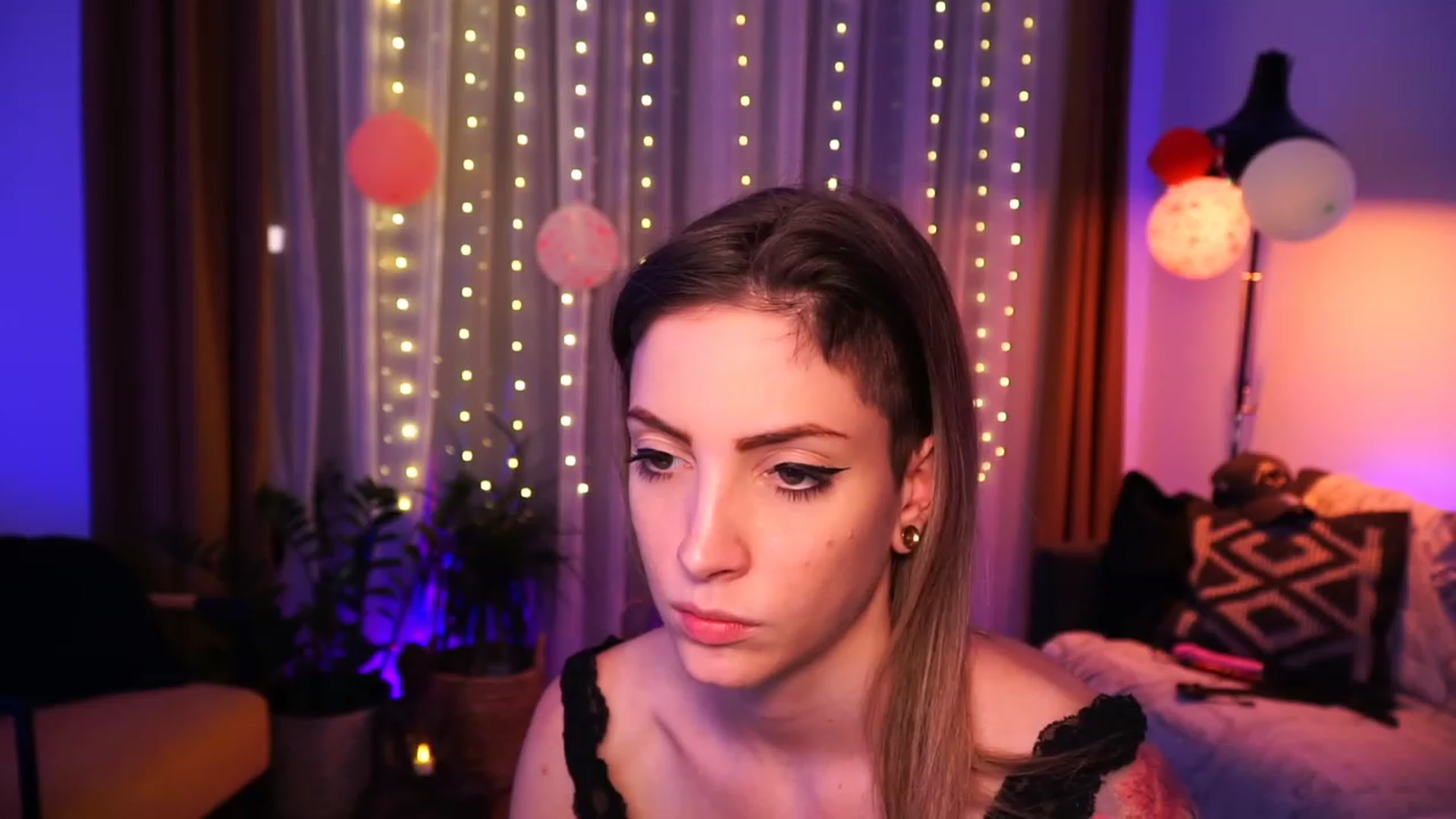 Gallery image thumbnail from Kend_dall's myfreecams stream on, 06/17/2023, 13:25 image 20 of 20