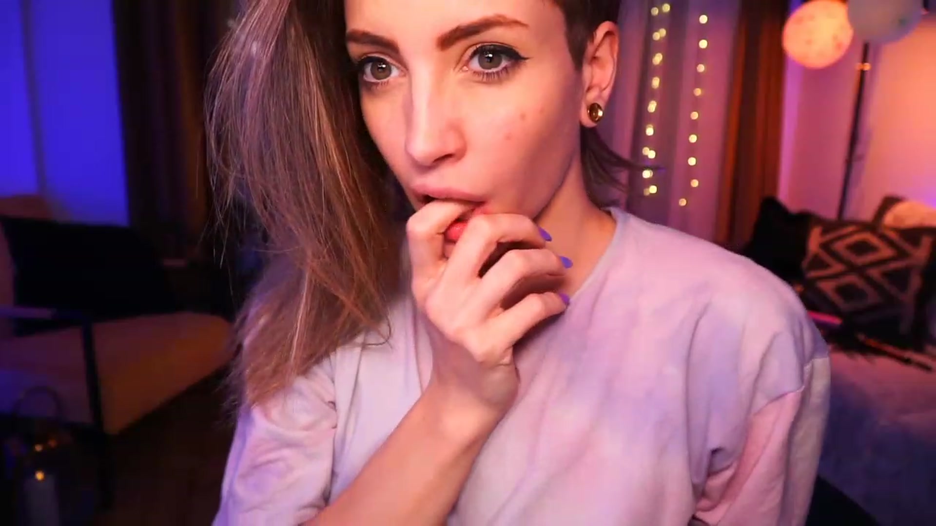 Gallery image thumbnail from Kend_dall's myfreecams stream on, 06/17/2023, 15:20 image 15 of 20