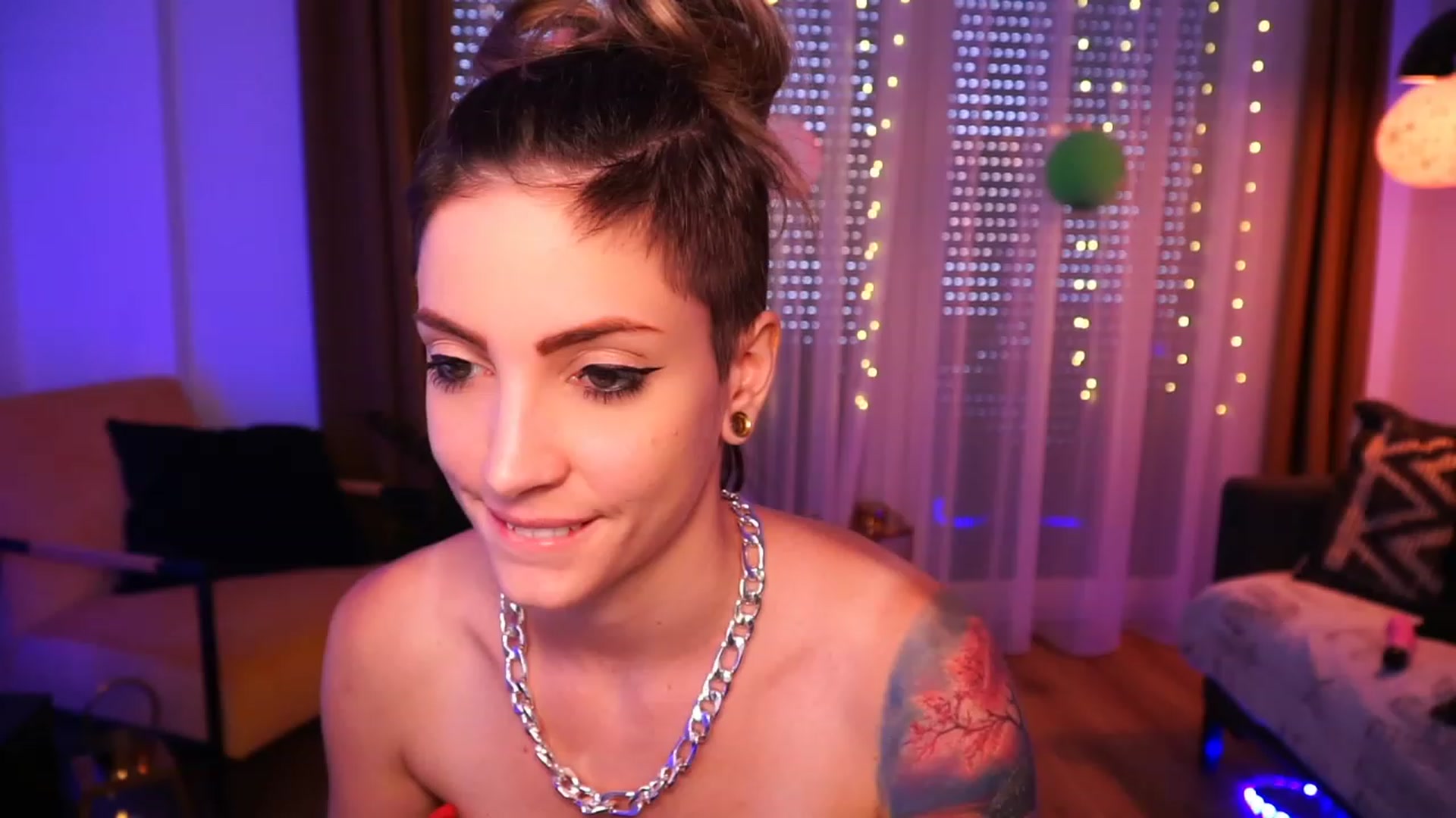 Gallery image thumbnail from Kend_dall's myfreecams stream on, 06/21/2023, 13:05 image 7 of 20