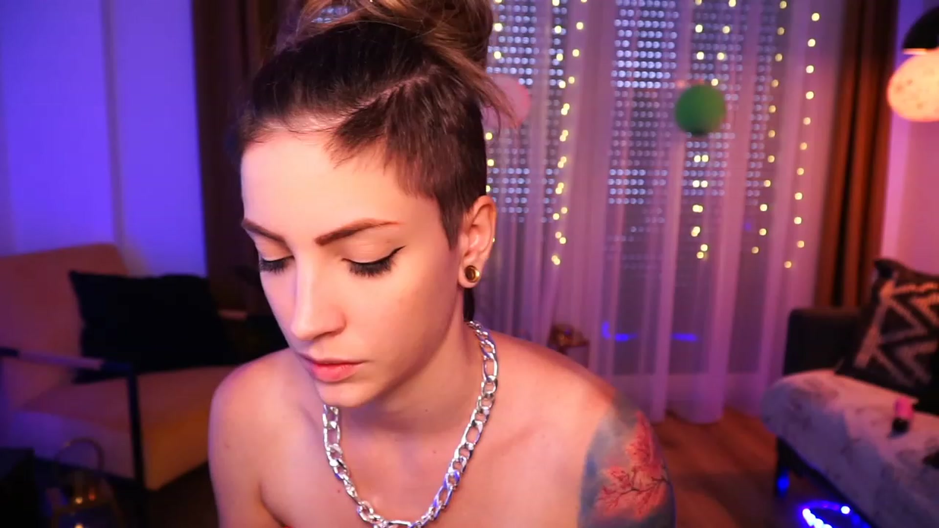 Gallery image thumbnail from Kend_dall's myfreecams stream on, 06/21/2023, 13:05 image 5 of 20