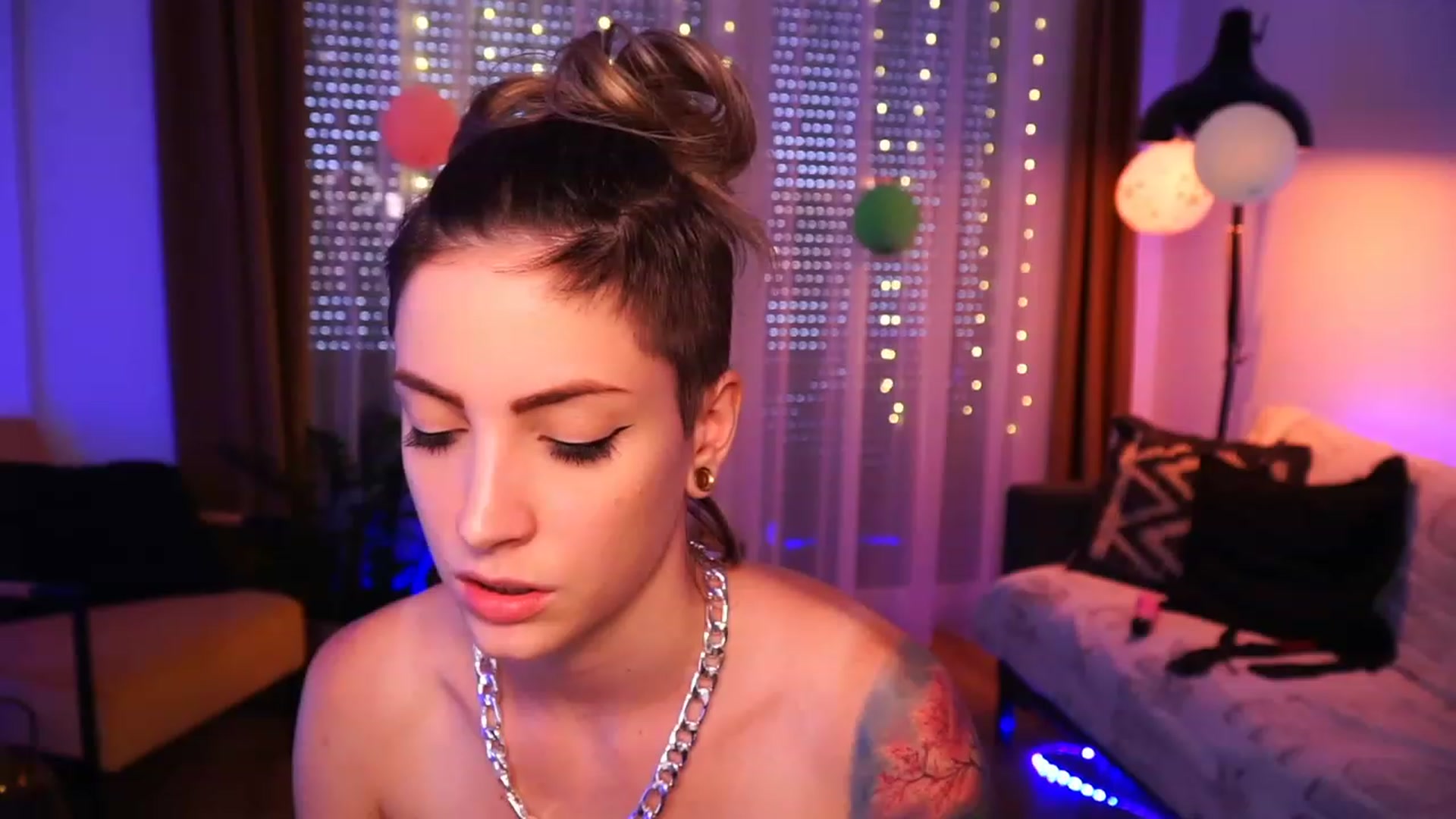 Gallery image thumbnail from Kend_dall's myfreecams stream on, 06/21/2023, 15:19 image 8 of 20