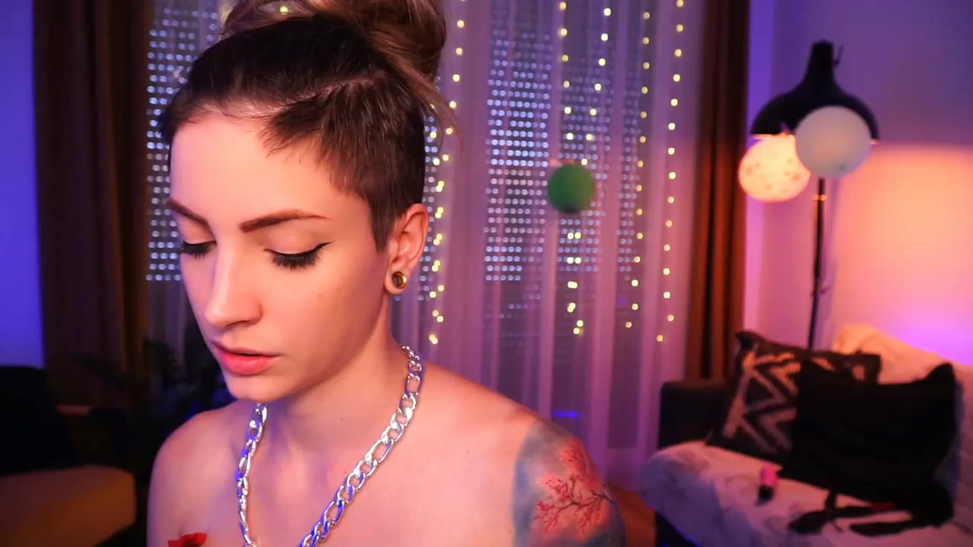 Gallery image thumbnail from Kend_dall's myfreecams stream on, 06/21/2023, 15:19 image 1 of 20