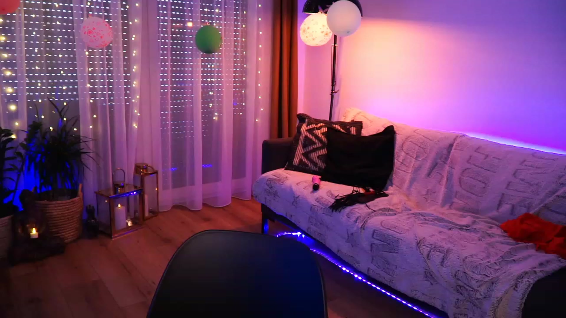 Gallery image thumbnail from Kend_dall's myfreecams stream on, 06/21/2023, 15:19 image 17 of 20