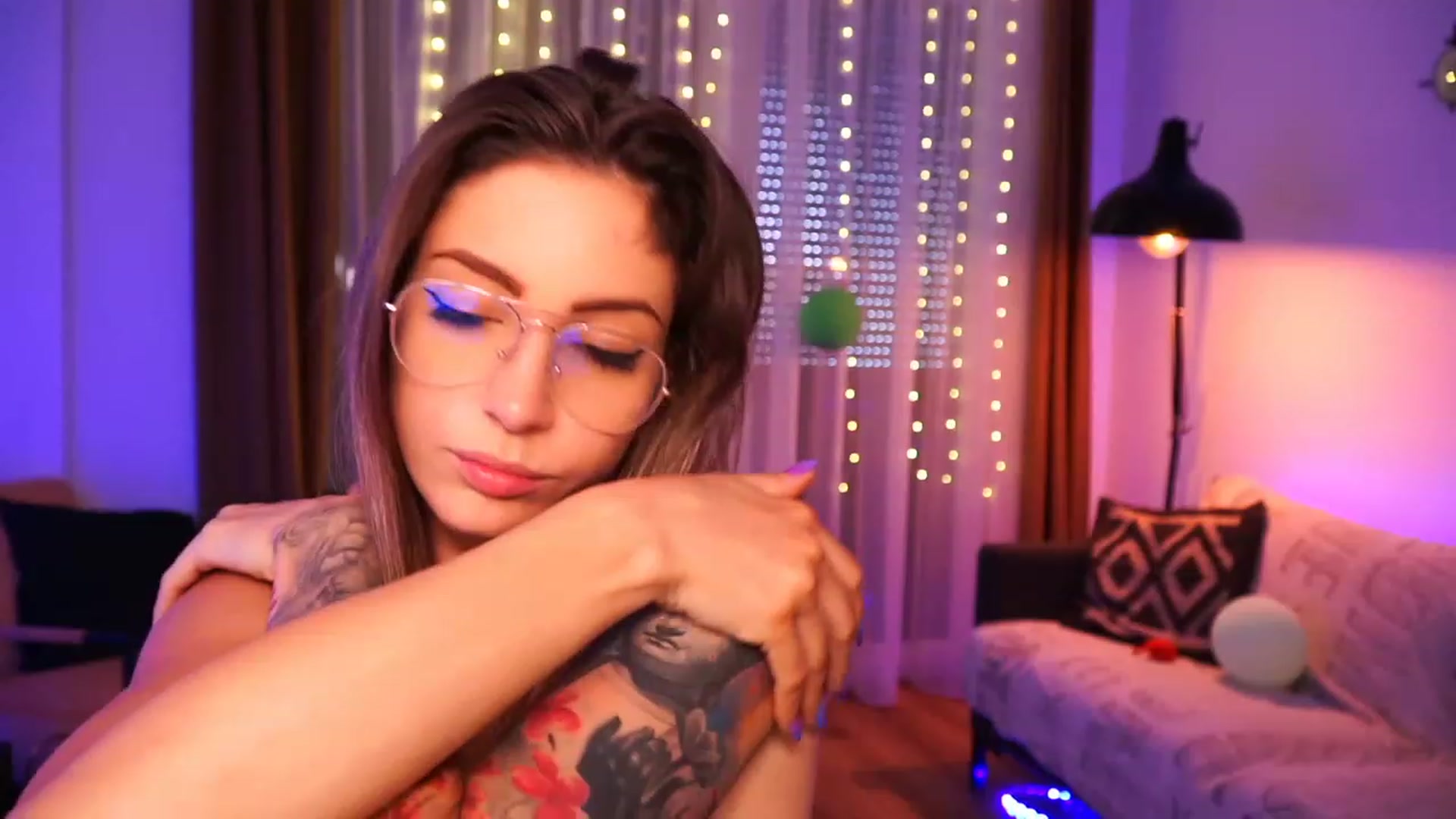 Gallery image thumbnail from Kend_dall's myfreecams stream on, 06/23/2023, 08:11 image 13 of 20