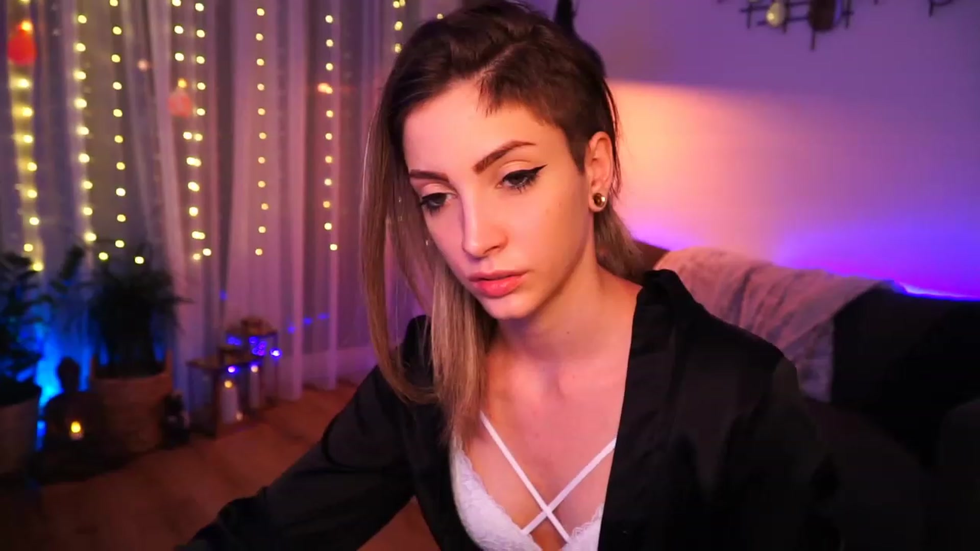 Gallery image thumbnail from Kend_dall's myfreecams stream on, 06/26/2023, 12:16 image 12 of 20