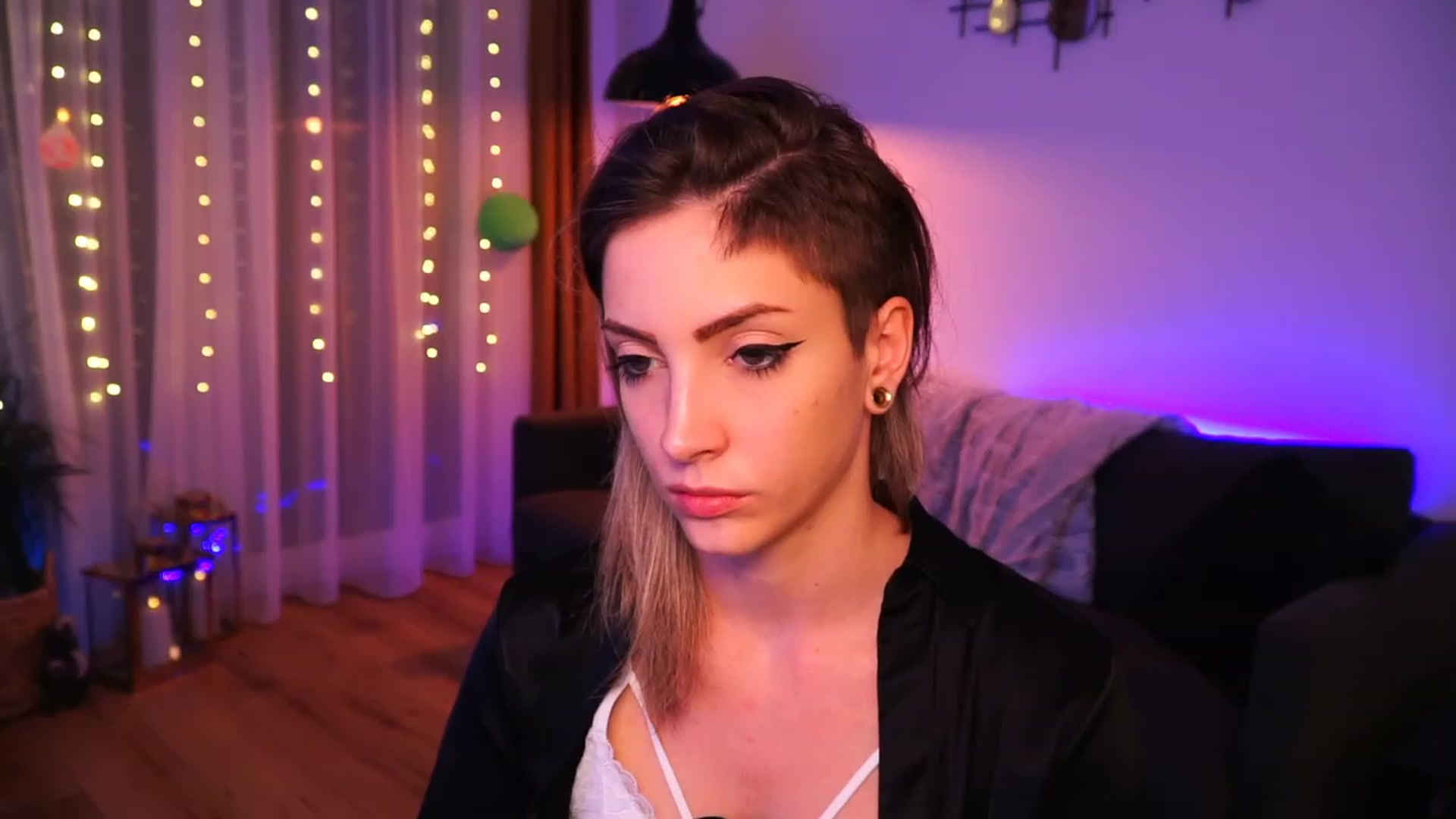 Gallery image thumbnail from Kend_dall's myfreecams stream on, 06/26/2023, 12:16 image 11 of 20