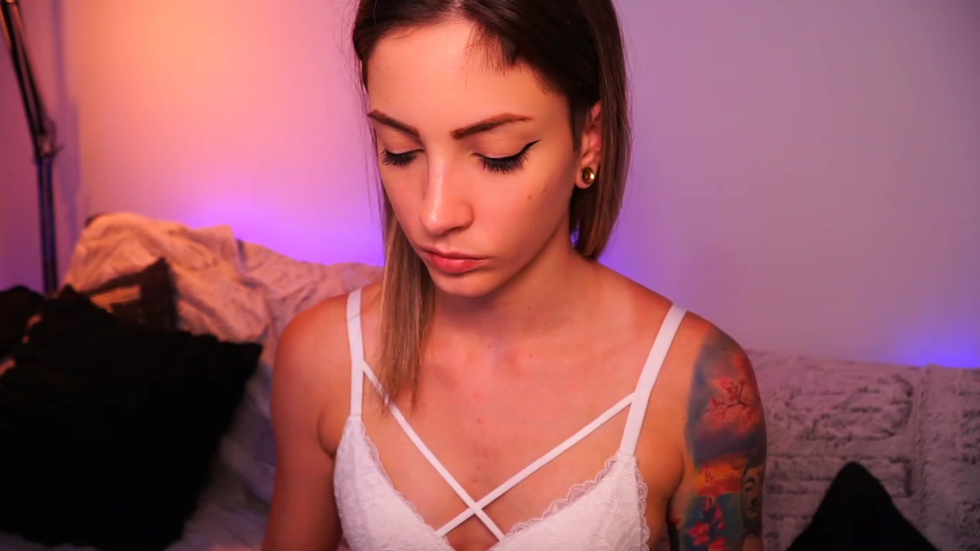 Gallery image thumbnail from Kend_dall's myfreecams stream on, 06/26/2023, 12:16 image 18 of 20