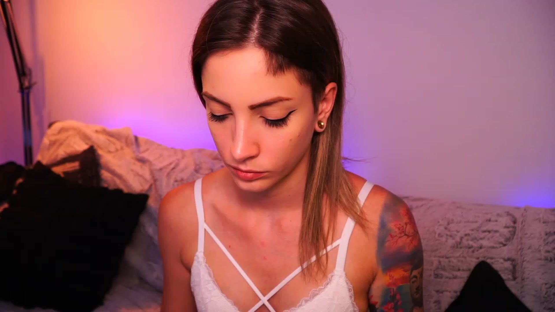 Gallery image thumbnail from Kend_dall's myfreecams stream on, 06/26/2023, 12:16 image 20 of 20
