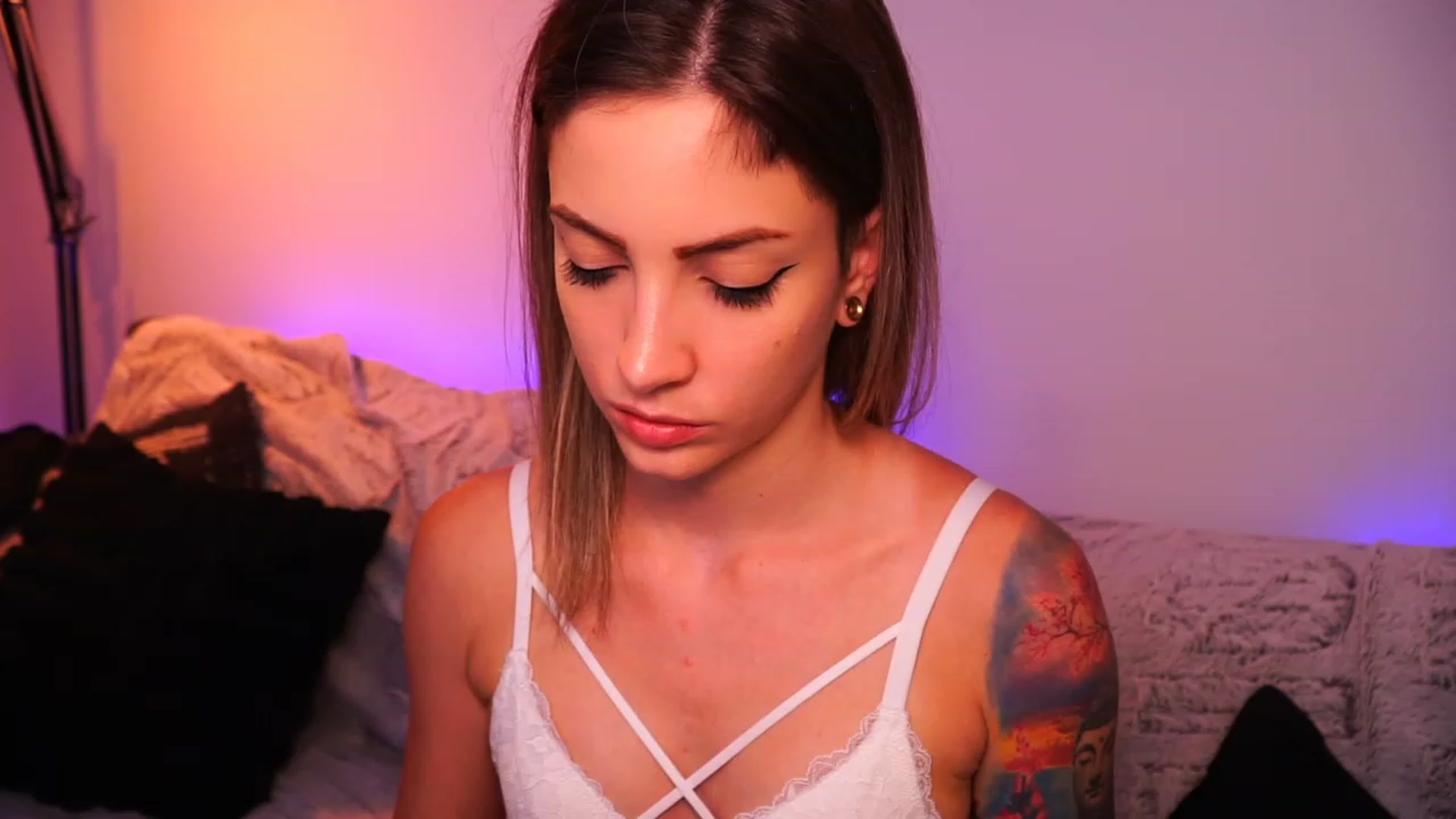 Gallery image thumbnail from Kend_dall's myfreecams stream on, 06/26/2023, 12:16 image 19 of 20