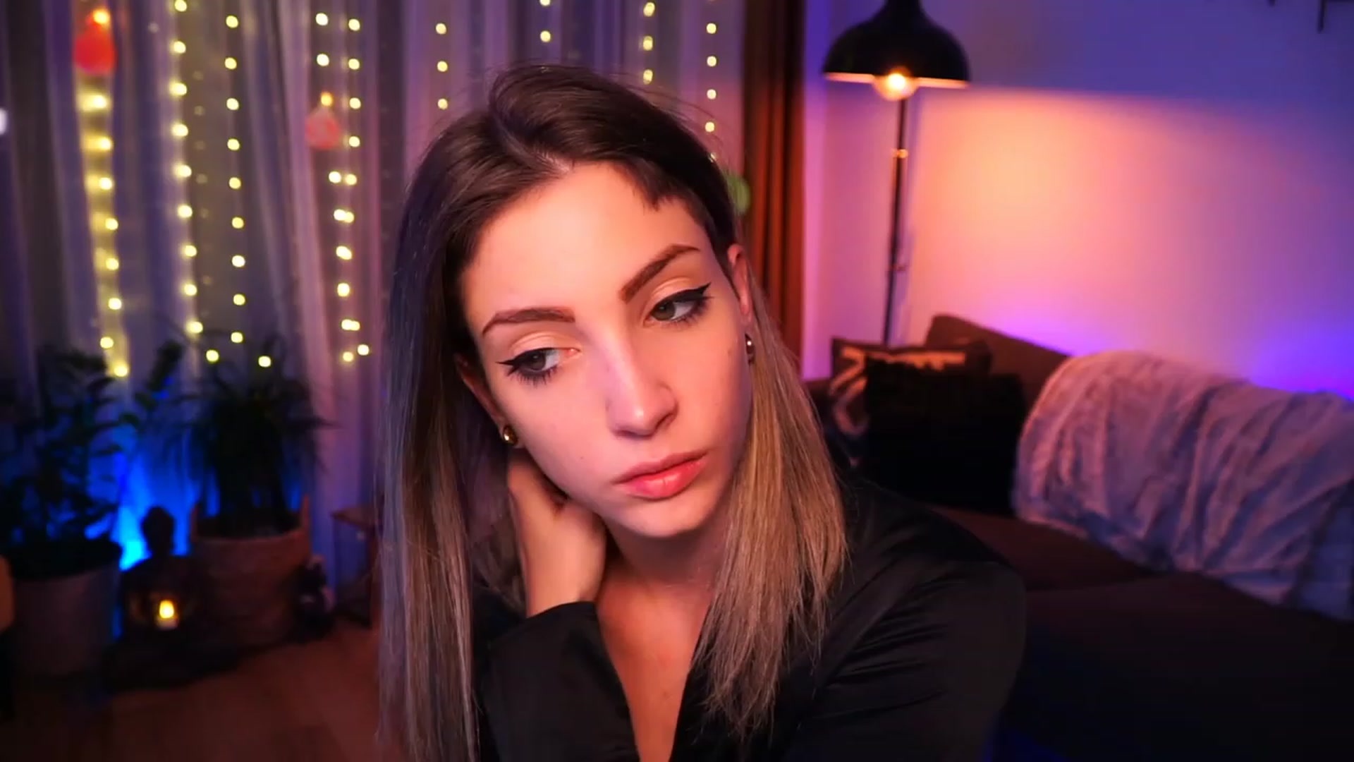 Gallery image thumbnail from Kend_dall's myfreecams stream on, 06/26/2023, 12:16 image 3 of 20