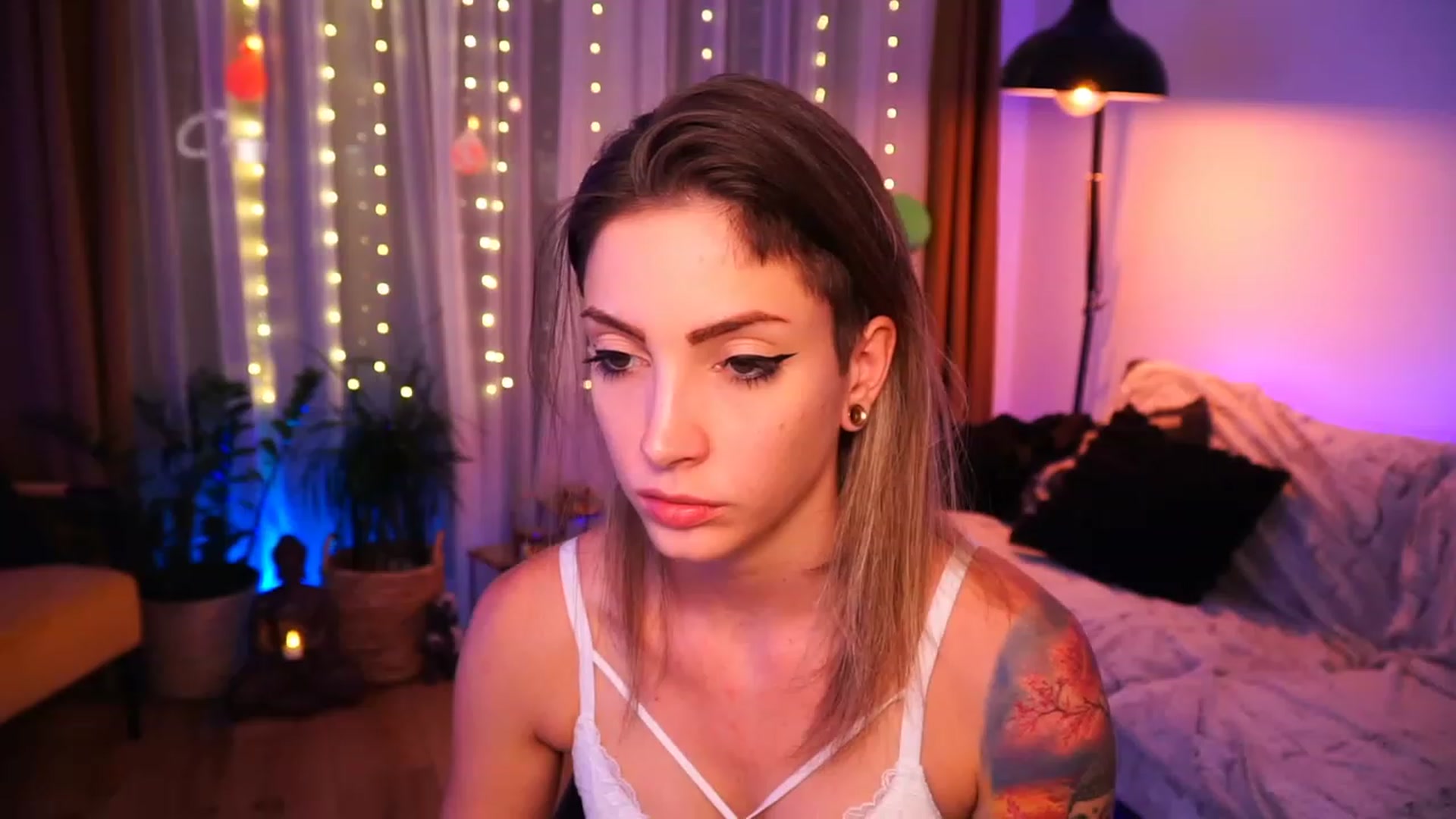 Gallery image thumbnail from Kend_dall's myfreecams stream on, 06/26/2023, 13:45 image 4 of 20